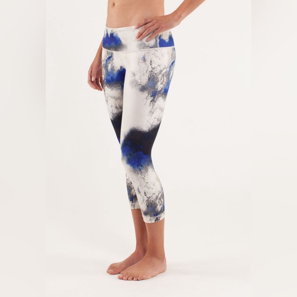 Lululemon Wunder Under Crop Milky Way Leggings. Size 4. - Picture 2 of 15